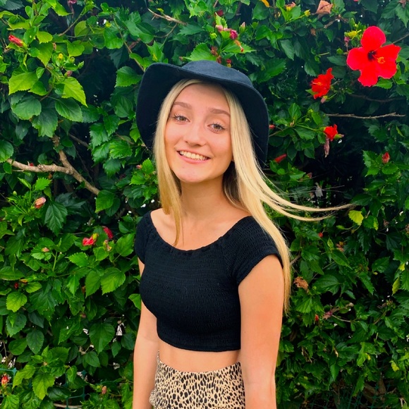 Meet your Posher, Harli - Picture 1 of 1